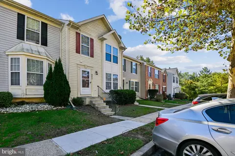 221 Foxmanor Ln, Glen Burnie, MD 21061