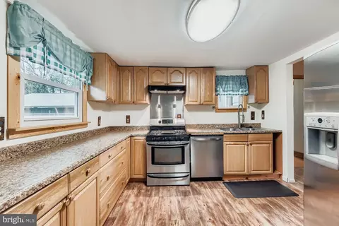 Kitchen - 1230 Breitwert Ave, Odenton, MD 21113 photo 2 of 2