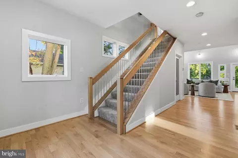 34 Johnson Rd, Pasadena, MD 21122 photo 4