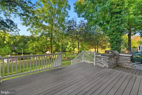 34 Johnson Rd, Pasadena, MD 21122 photo 7