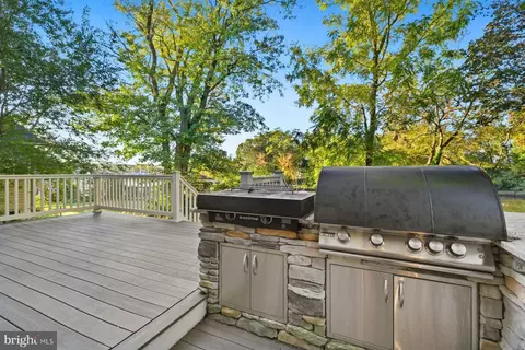 34 Johnson Rd, Pasadena, MD 21122 photo 41
