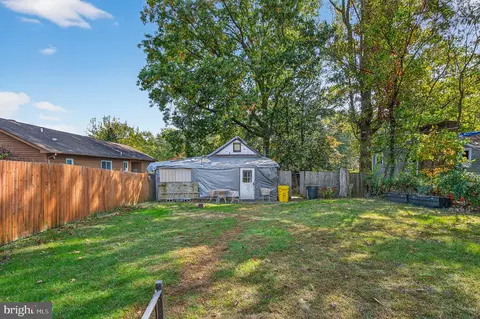 Exterior - 8198 Forest Glen Dr, Pasadena, MD 21122 photo 4 of 15