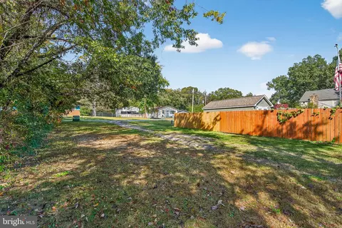 Exterior - 8198 Forest Glen Dr, Pasadena, MD 21122 photo 1 of 15