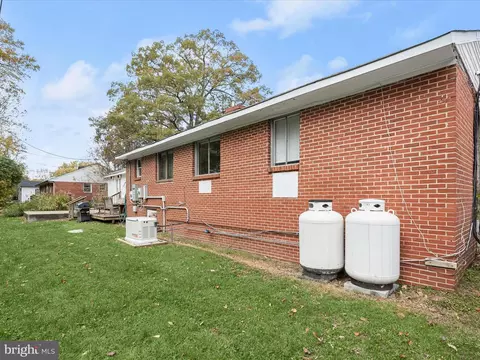 Exterior - 3 Park Ln, Annapolis, MD 21403 photo 6 of 11