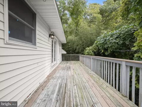 Exterior - 3 Park Ln, Annapolis, MD 21403 photo 2 of 11