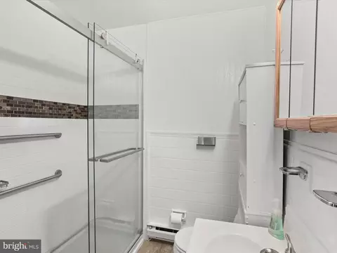 Bath - 3 Park Ln, Annapolis, MD 21403 photo 1 of 2