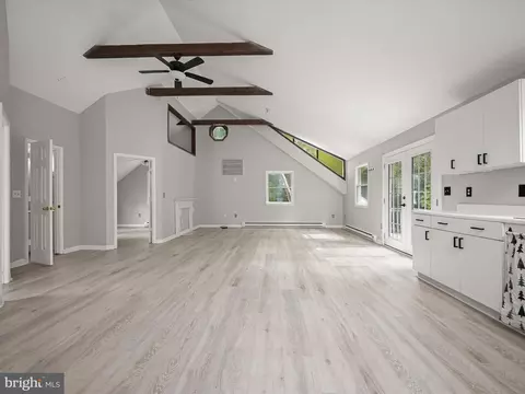 Living - 3 Park Ln, Annapolis, MD 21403 photo 6 of 7