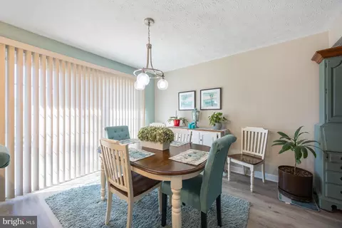 Dining - 7954 Cobbler Ln, Pasadena, MD 21122 photo 2 of 2