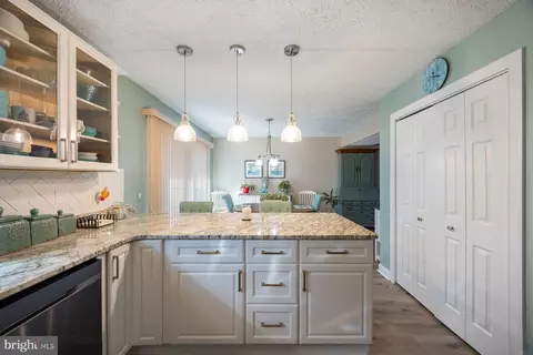 Kitchen - 7954 Cobbler Ln, Pasadena, MD 21122 photo 5 of 5