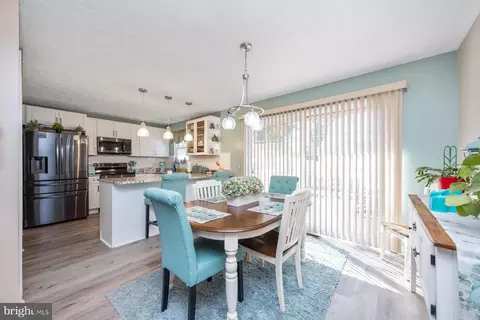 Dining - 7954 Cobbler Ln, Pasadena, MD 21122 photo 1 of 2