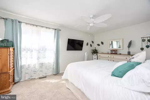 Bedroom - 7954 Cobbler Ln, Pasadena, MD 21122 photo 2 of 5