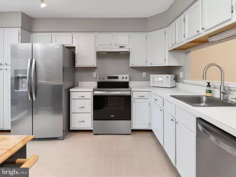 654 Lions Gate Ln, Odenton, MD 21113 photo 9