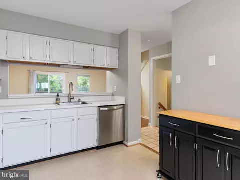 654 Lions Gate Ln, Odenton, MD 21113 photo 11