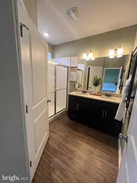 Bath - 3106 Laurel Hill Rd, Hanover, MD 21076 photo 2 of 6