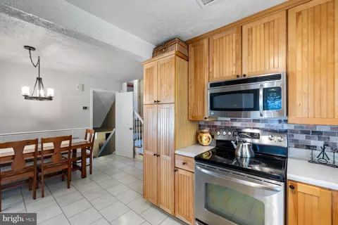 Kitchen - 530 Rita Dr, Odenton, MD 21113 photo 2 of 2