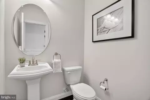 Entry Way - 606 James Walker Pl, Annapolis, MD 21401 photo 3 of 9