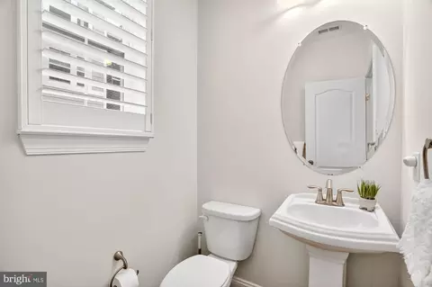 Entry Way - 606 James Walker Pl, Annapolis, MD 21401 photo 7 of 9