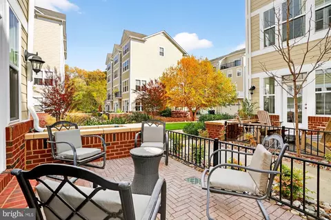Exterior - 606 James Walker Pl, Annapolis, MD 21401 photo 4 of 7