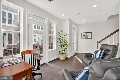 Entry Way - 606 James Walker Pl, Annapolis, MD 21401 photo 2 of 9