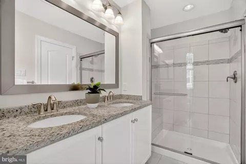 Bath - 606 James Walker Pl, Annapolis, MD 21401 photo 1 of 2