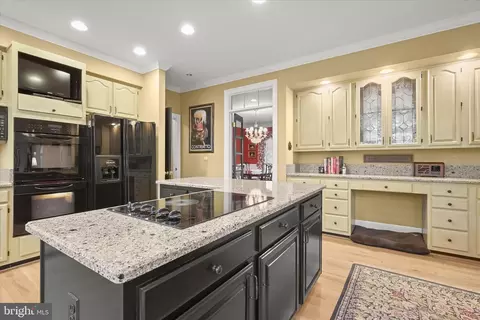 Kitchen - 100 Asquithoaks Ln, Arnold, MD 21012 photo 5 of 6