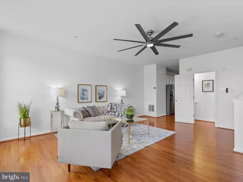 Living - 78 Two Rivers Dr, Edgewater, MD 21037 photo 3 of 4