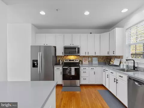 Kitchen - 78 Two Rivers Dr, Edgewater, MD 21037 photo 4 of 4