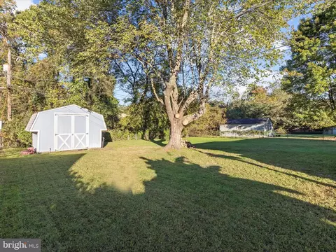 Exterior - 14 Brookview Ave, Pasadena, MD 21122 photo 11 of 14
