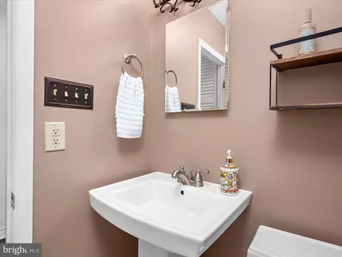 Bath - 14 Brookview Ave, Pasadena, MD 21122 photo 2 of 4