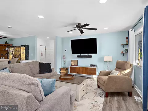 Living - 14 Brookview Ave, Pasadena, MD 21122 photo 1 of 3