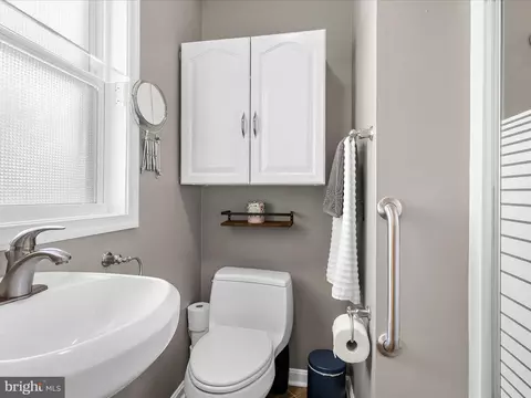 Bath - 14 Brookview Ave, Pasadena, MD 21122 photo 3 of 4