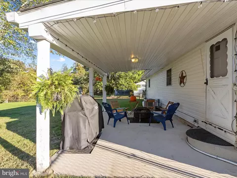 Exterior - 14 Brookview Ave, Pasadena, MD 21122 photo 7 of 14