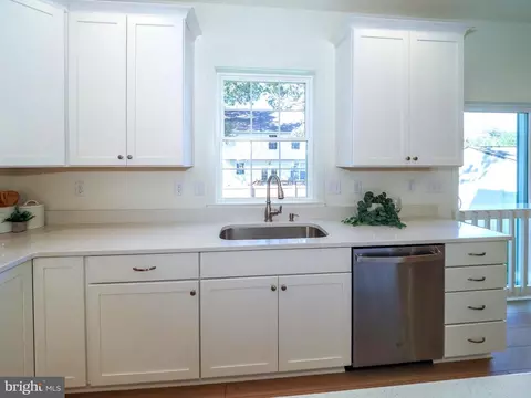 Kitchen - 772 209th St, Pasadena, MD 21122 photo 4 of 4