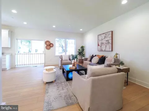 Living - 772 209th St, Pasadena, MD 21122 photo 1 of 2