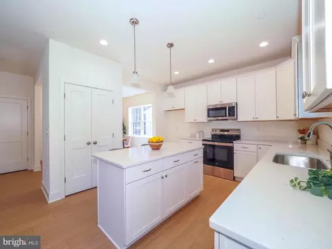Kitchen - 772 209th St, Pasadena, MD 21122 photo 2 of 4