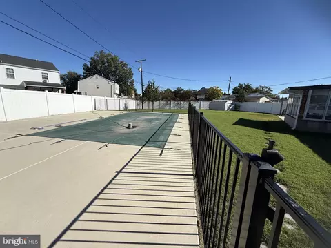 4 Silver Cir, Pasadena, MD 21122 photo 4