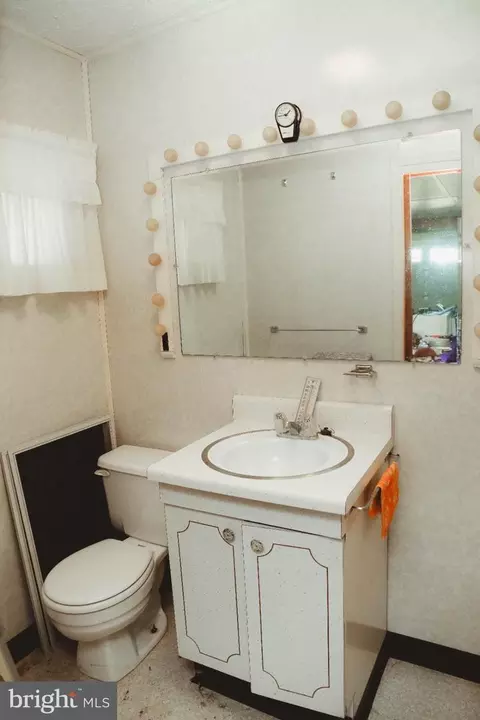 8413 Bedford Rd, Pasadena, MD 21122 photo 16