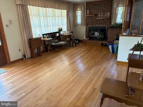 8413 Bedford Rd, Pasadena, MD 21122 photo 3
