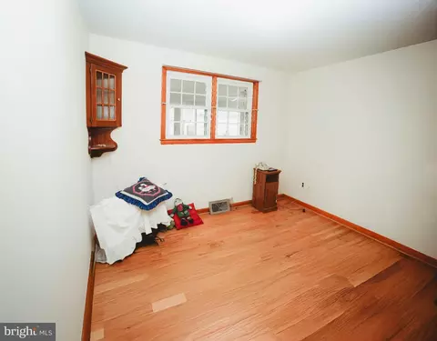 8413 Bedford Rd, Pasadena, MD 21122 photo 33