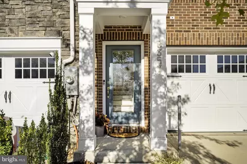 8357 Meadowood Dr, Hanover, MD 21076 photo 4