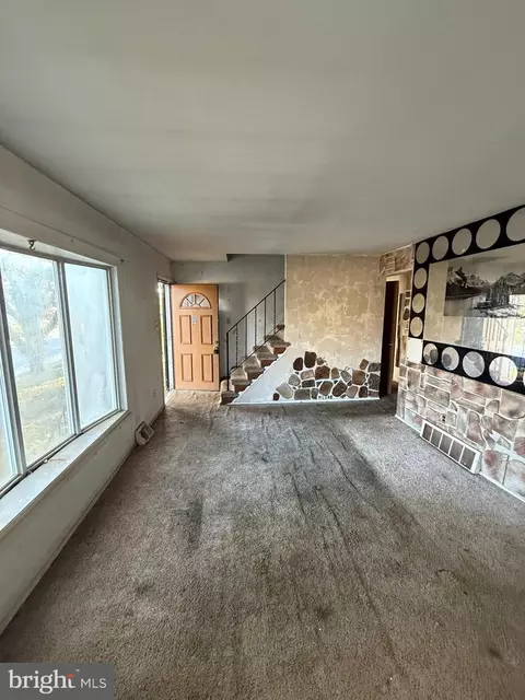 Living - 2017 Forest Dr, Annapolis, MD 21401 photo 2 of 2