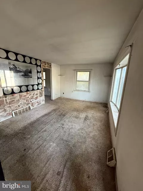 Living - 2017 Forest Dr, Annapolis, MD 21401 photo 1 of 2