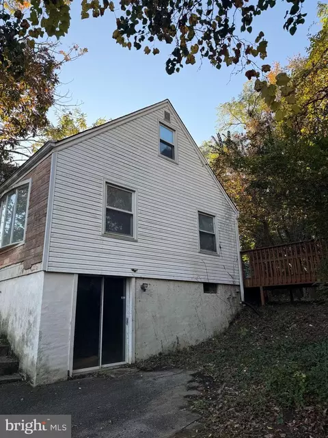 Exterior - 2017 Forest Dr, Annapolis, MD 21401 photo 2 of 2