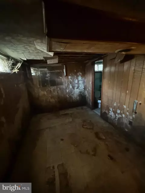Entry Way - 2017 Forest Dr, Annapolis, MD 21401 photo 6 of 10