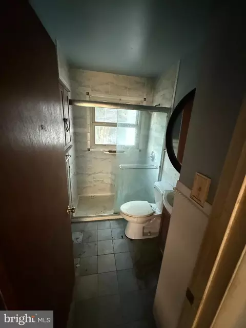 Bath - 2017 Forest Dr, Annapolis, MD 21401 photo 1 of 1