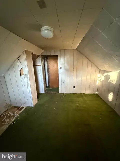 Bedroom - 2017 Forest Dr, Annapolis, MD 21401 photo 2 of 2