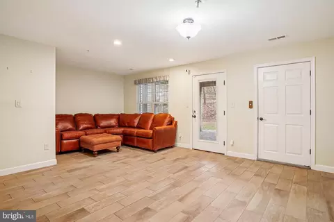 Living - 3232 Escapade Cir, Riva, MD 21140 photo 5 of 5