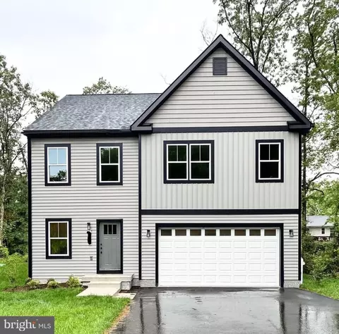 715 207th St, Pasadena, MD 21122