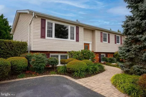 1107 Crestview Dr, Annapolis, MD 21409 photo 2
