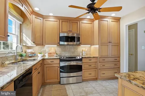 1107 Crestview Dr, Annapolis, MD 21409 photo 9
